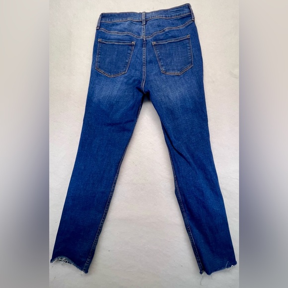Old Navy Rockstar Extra High Rise Super Skinny Distressed Jeans Size 10 - Picture 2 of 9